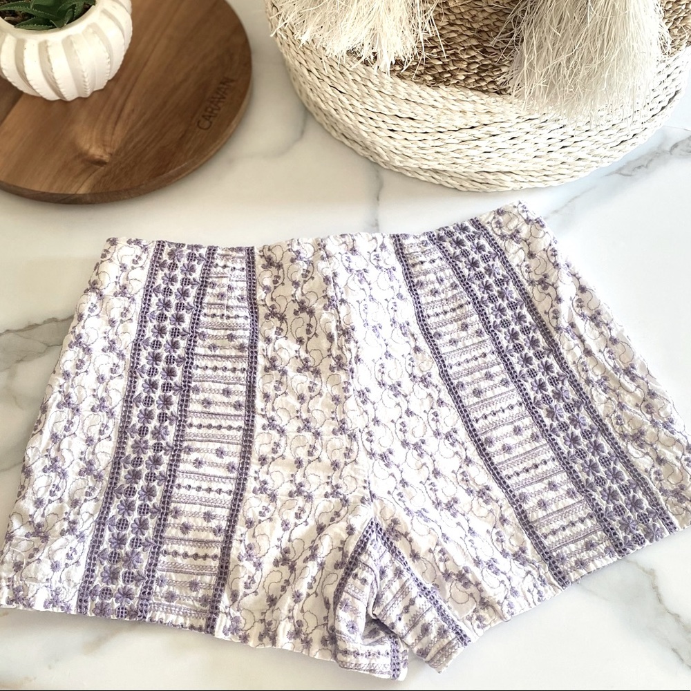 Purple and white detailed shorts🌸